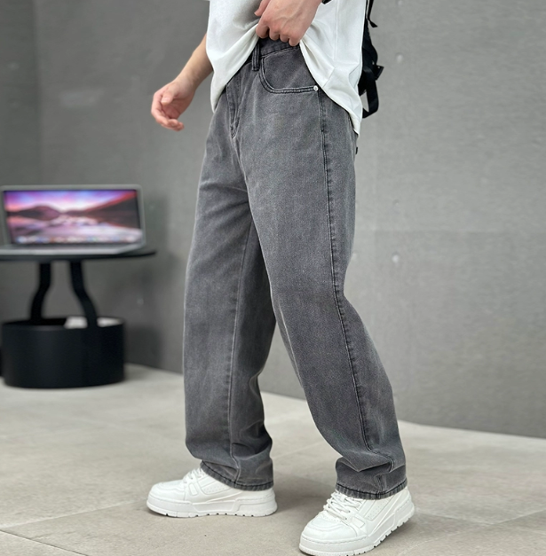 Men's straight-leg jeans, dark gray denim, relaxed fit with button fly