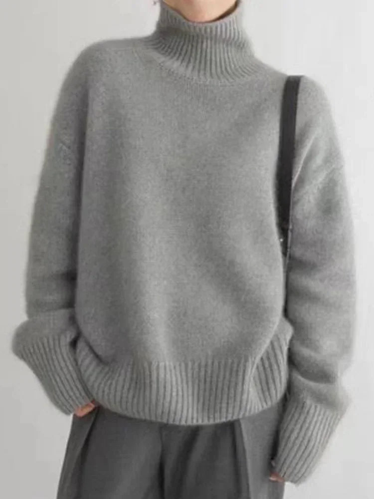 Ribbed turtleneck sweater in medium grey, long sleeves with ribbed cuffs